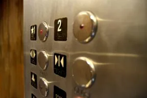 Frequency Inverters Ensure Smooth and Comfortable Elevator Operation in “MEZOLIFT” Elevators – Application Analysis